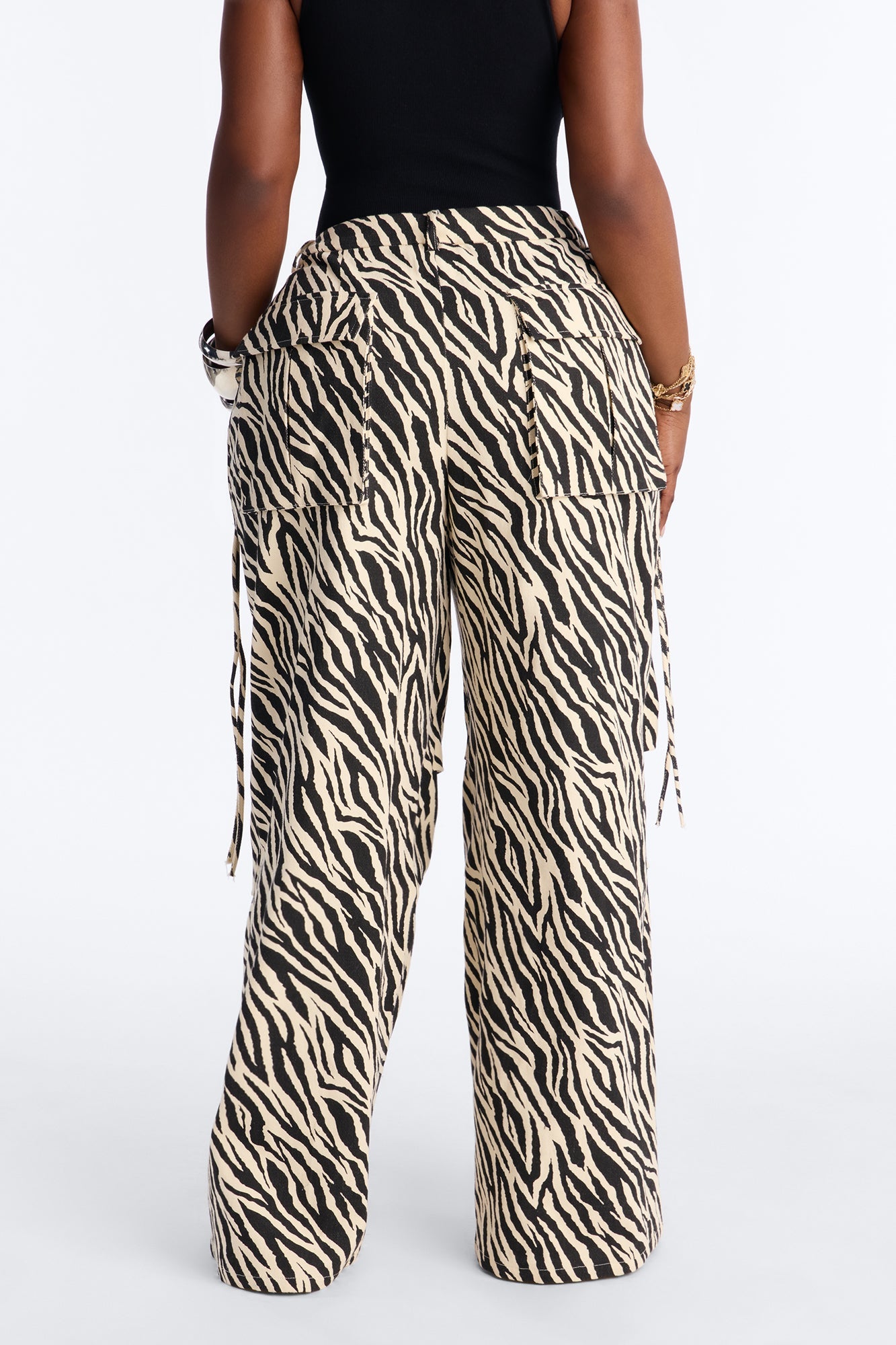 Daring Zebra Wide Leg Pleated Pants 33″ - Black/combo