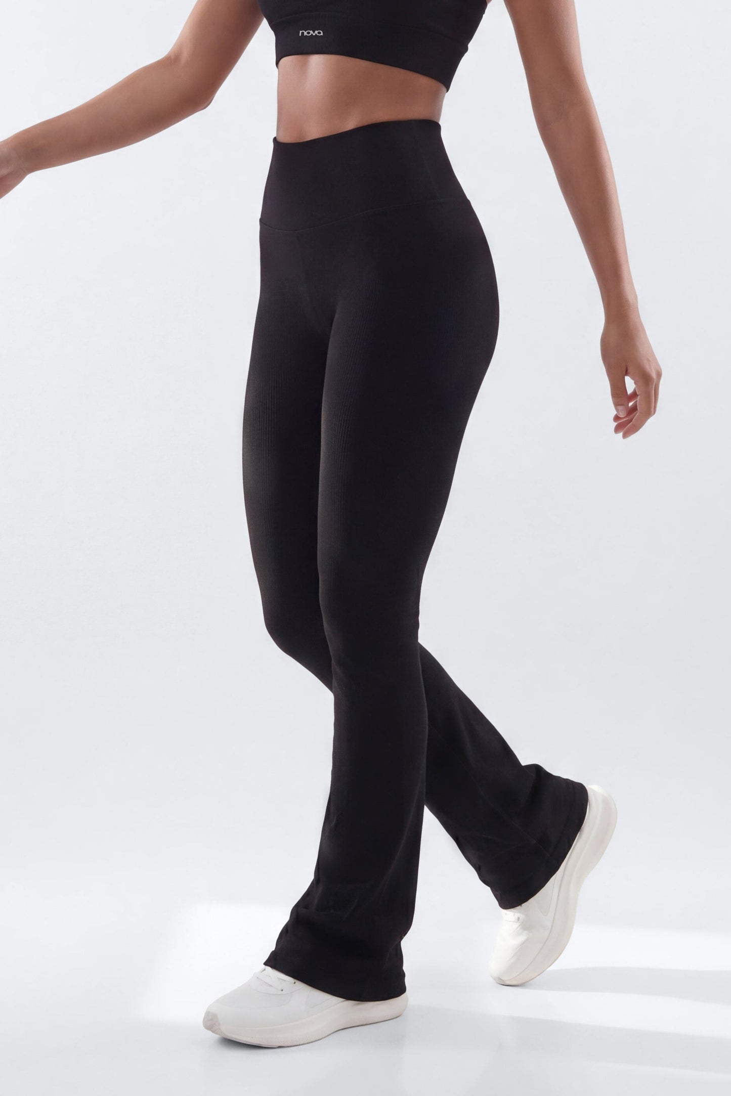 SeamlessLift™ 32″ High Rise Flare Legging - Black