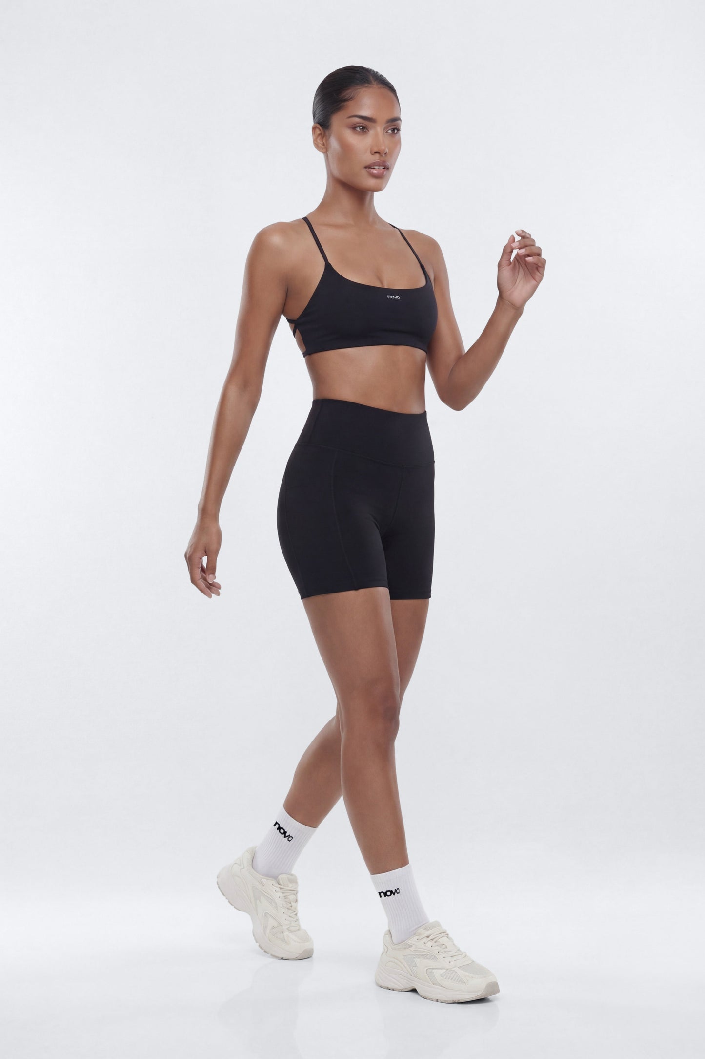 CloudForm™ Strappy Back Sports Bra - Black