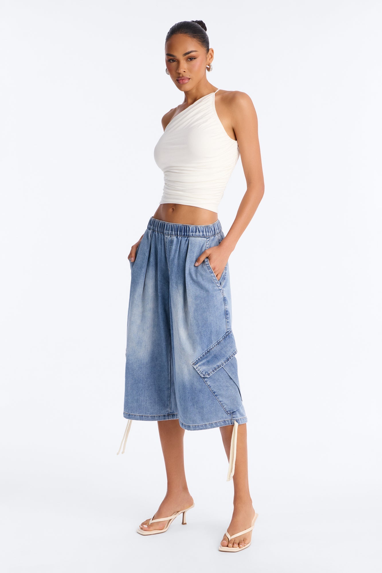 Aruba Pull On Cargo Denim Jorts - Light Wash