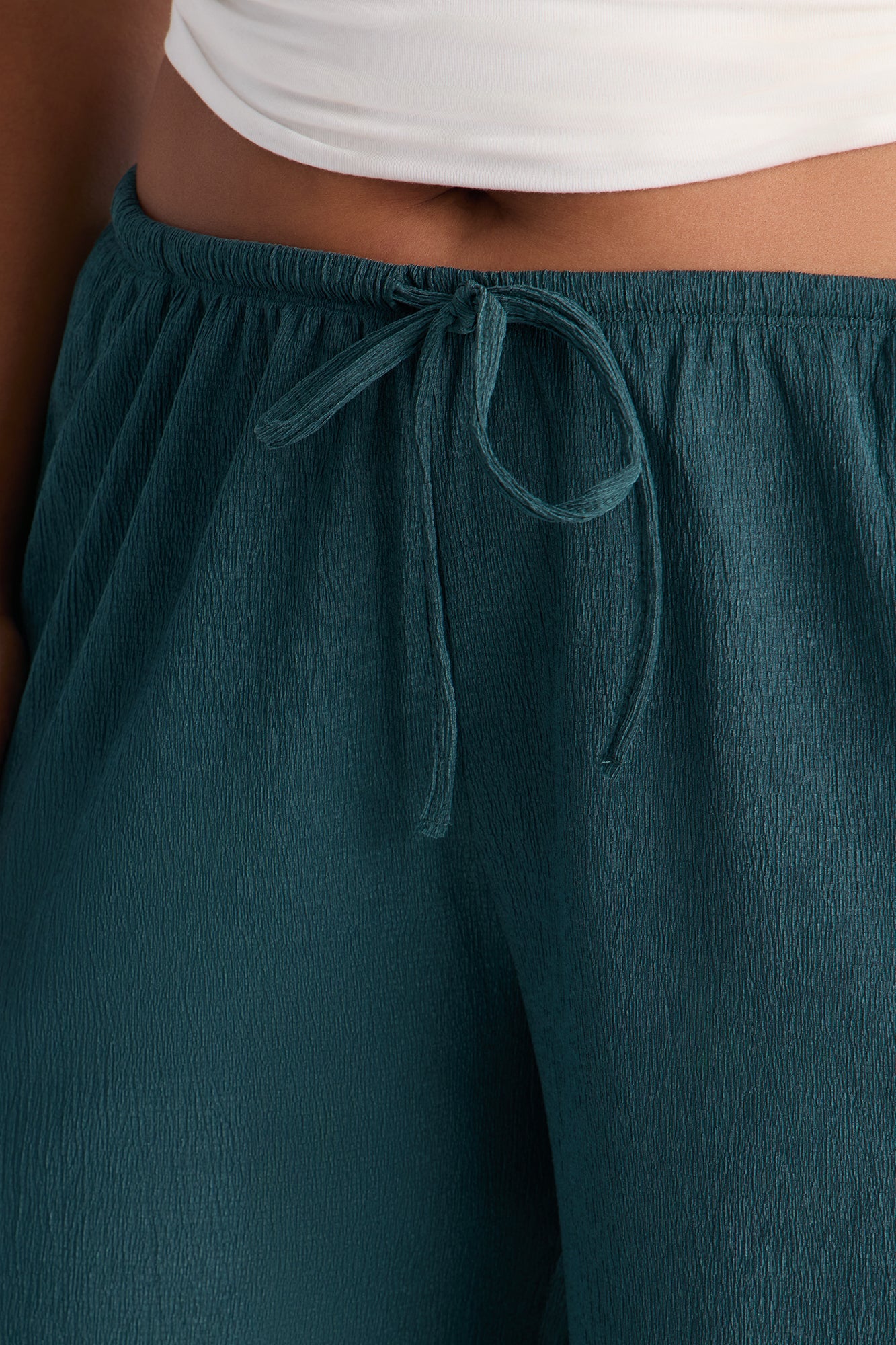 Sadie Low Rise Textured Wide Leg Pant 33″ - Hunter Green