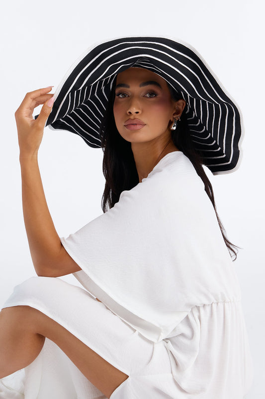Drama On The Beach Sun Hat - Black/White