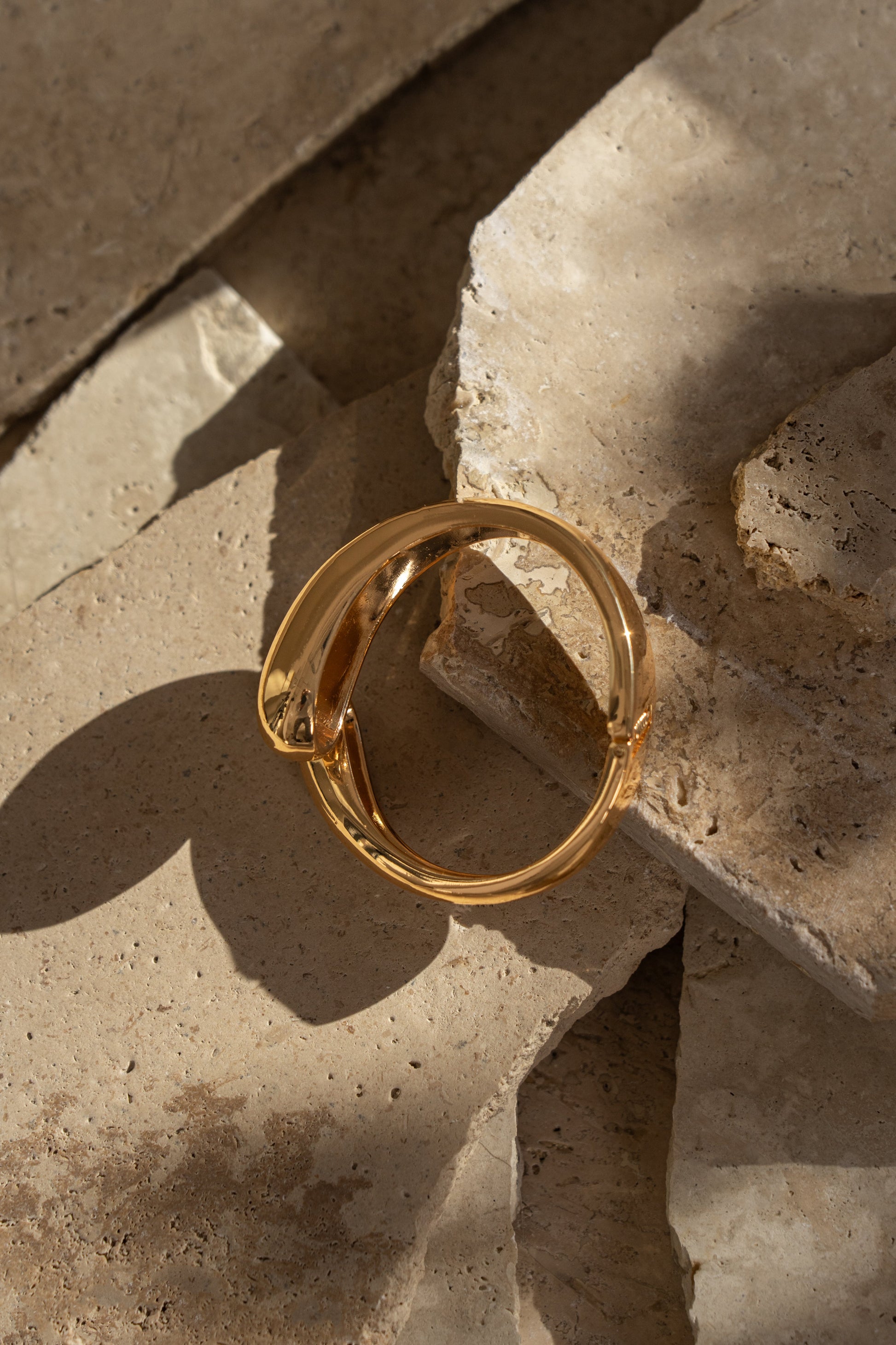Gold Lori Hinge Bracelet JLUXLABEL