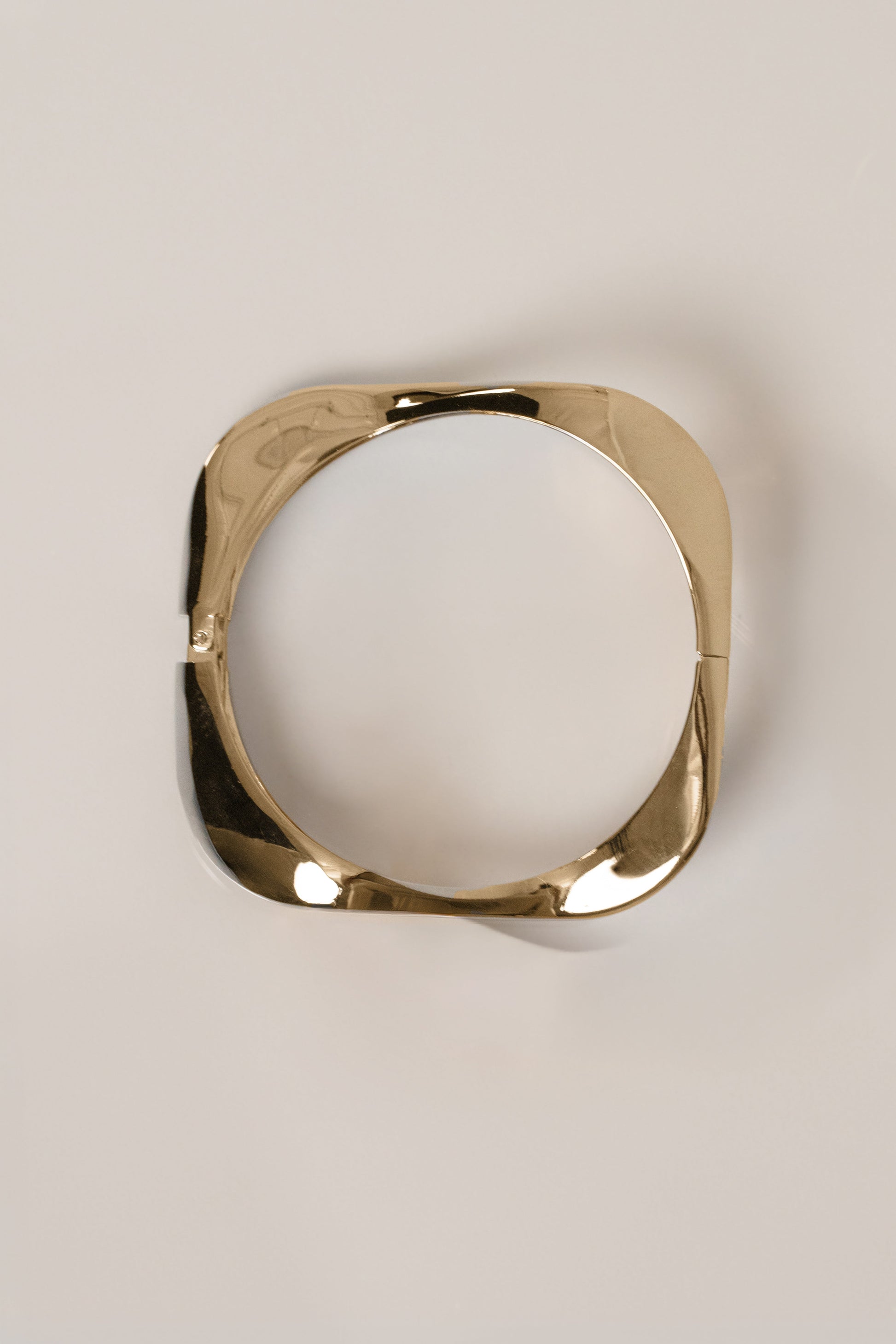 Gold Wavy Hinge Bracelet JLUXLABEL