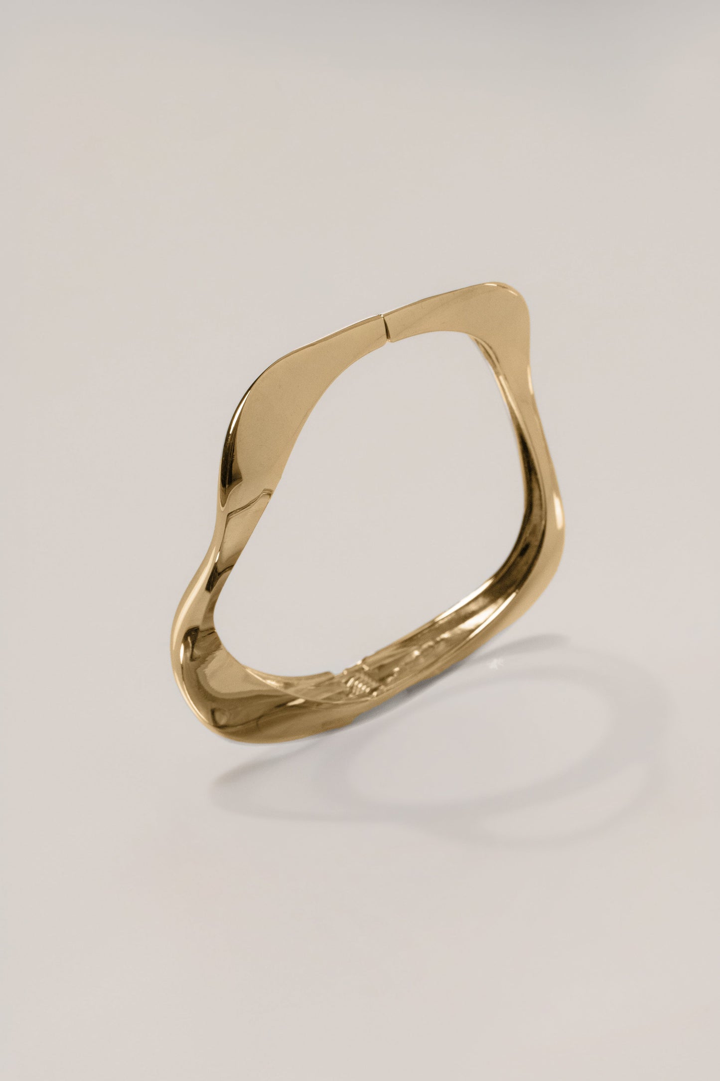 Gold Wavy Hinge Bracelet JLUXLABEL