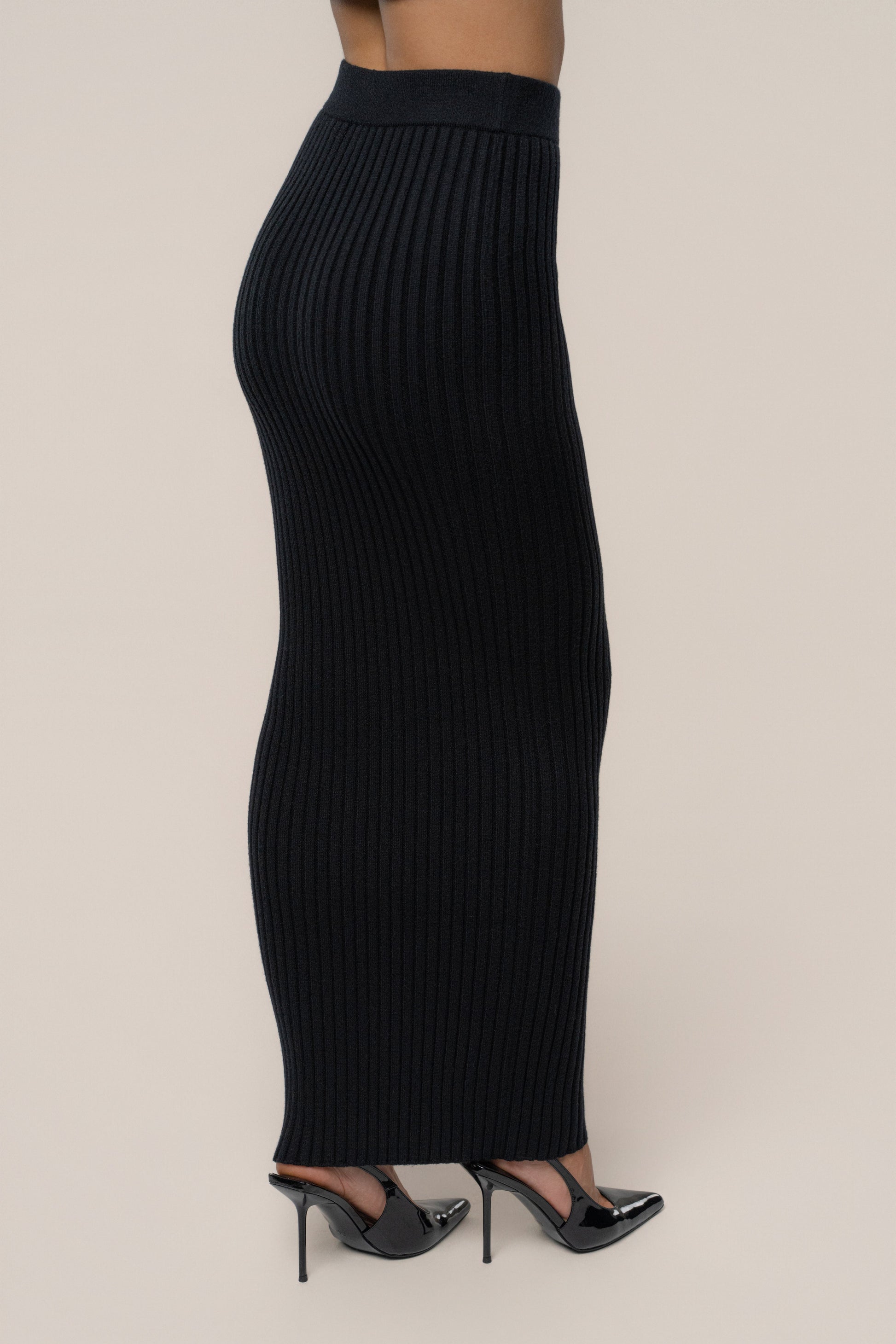Black Soft Reset Ribbed Skirt JLUXLABEL
