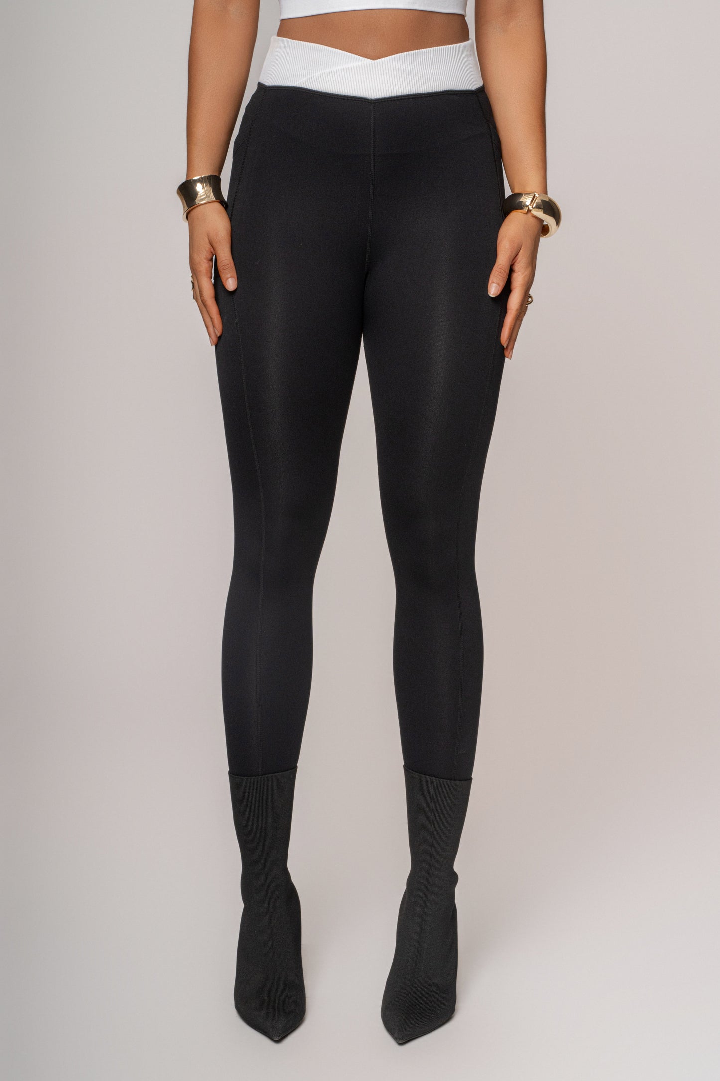 Black/White Inspire Movement Leggings